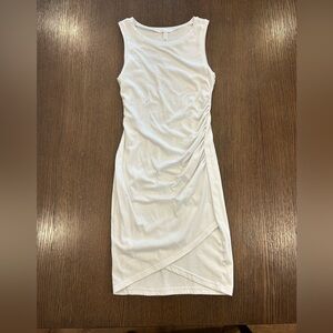 Leith White Sleeveless Ruched Side Midi Dress